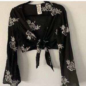 Sadie & Sage floral tie front crop top